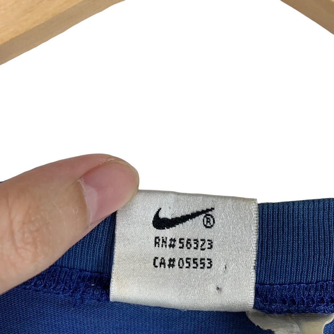 Nike Vintage 90s Nike Air Jordan 1 Embroidered Tee Size US L / EU 52-54 / 3 - 9 Thumbnail