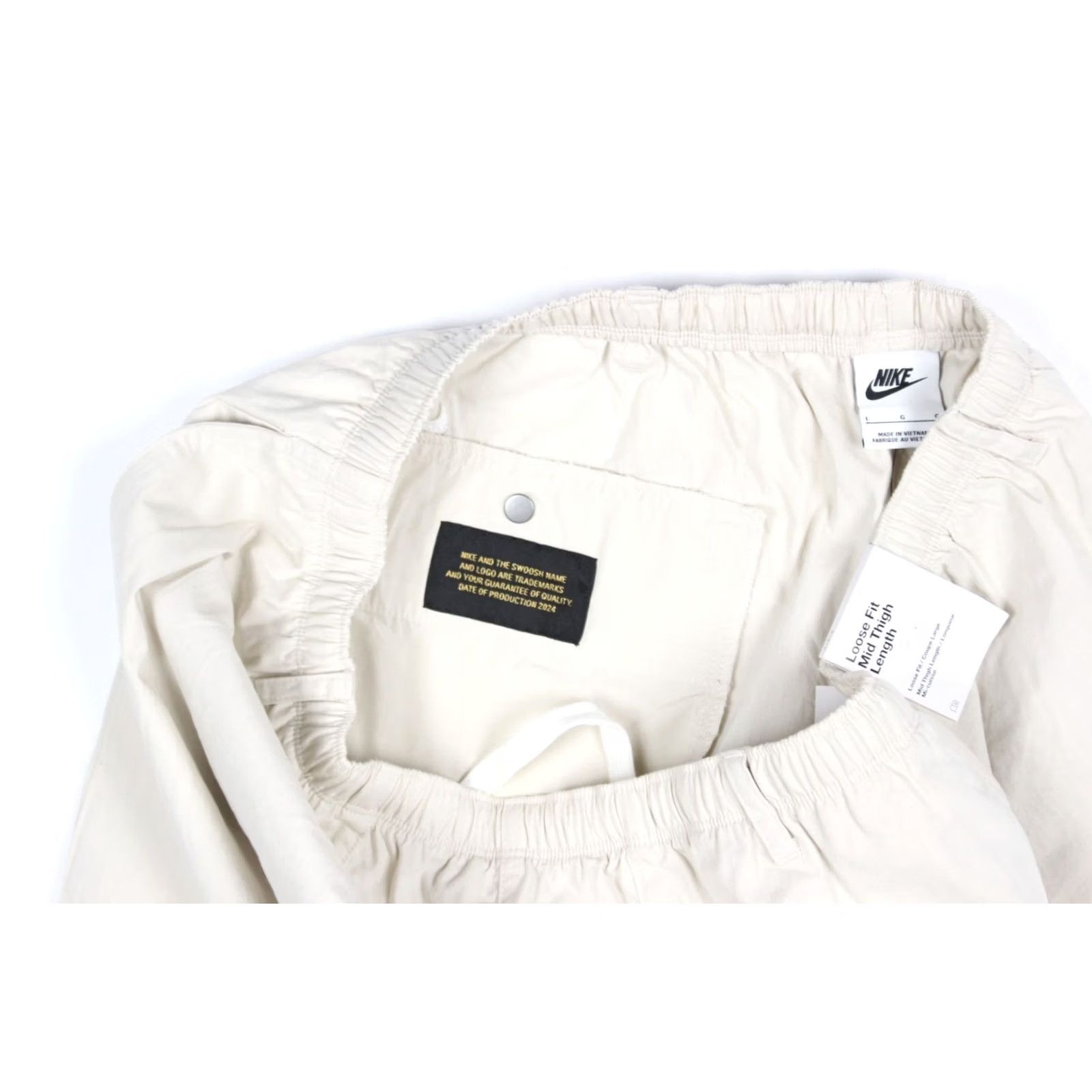 Nike Nike Life Men's Camp Shorts Loose Fit Mid Thigh Large Ivory 6" Inseam Cargo Pockets FN3216 Size US 33 - 4 Thumbnail