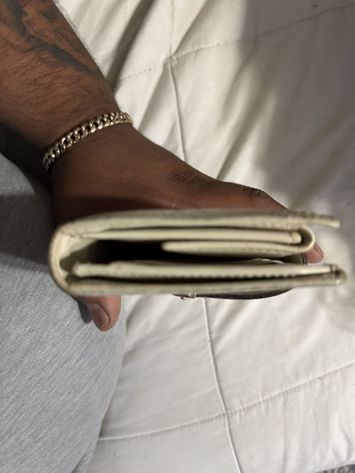 Gucci Gucci Ivory Leather GG Guccissima Snap Closure Wallet Size ONE SIZE - 4 Thumbnail