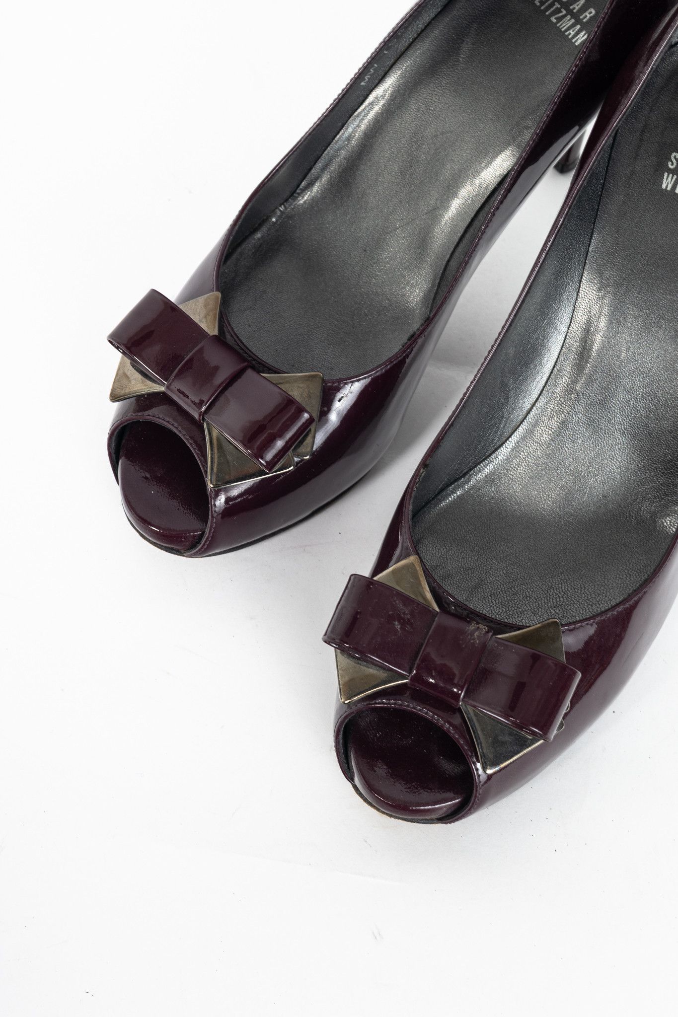 Stuart Weitzman Stuart Weitzman Spice Patent-Leather Bow Peep-Toe Pumps Size US 9 / IT 39 - 6 Thumbnail