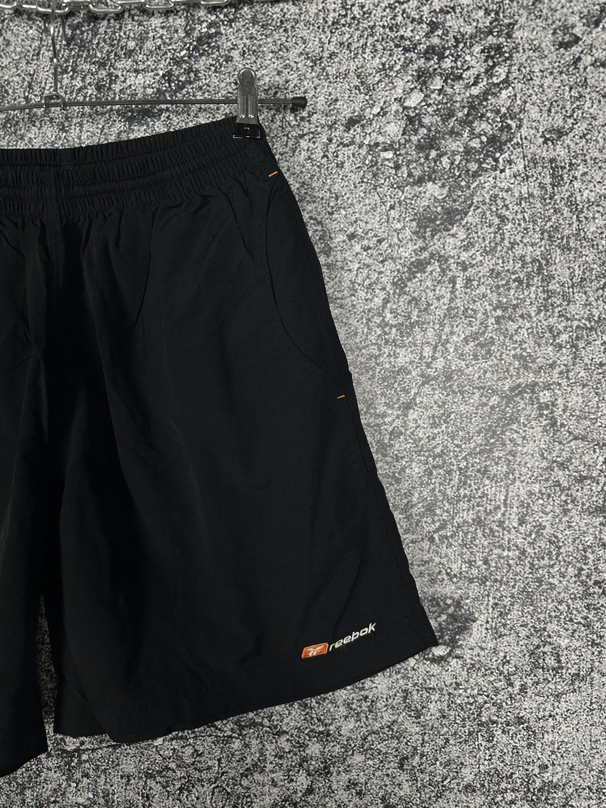 Reebok Men’s Reebok Vintage Nylon Shorts Sportswear Black Size M Size US 34 / EU 50 - 2 Thumbnail