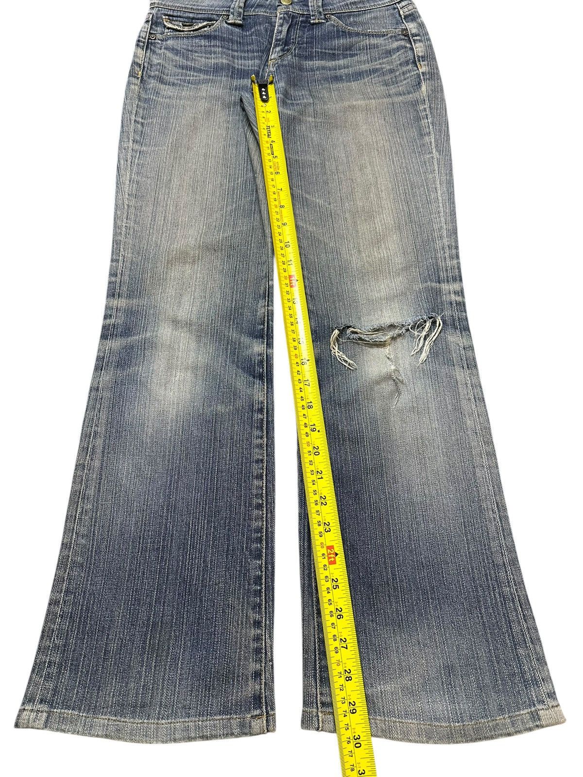 Uniqlo Vintage Japanese Uniqlo Faded Wash Distress Wide Leg Jeans Size US 30 / EU 46 - 13 Thumbnail