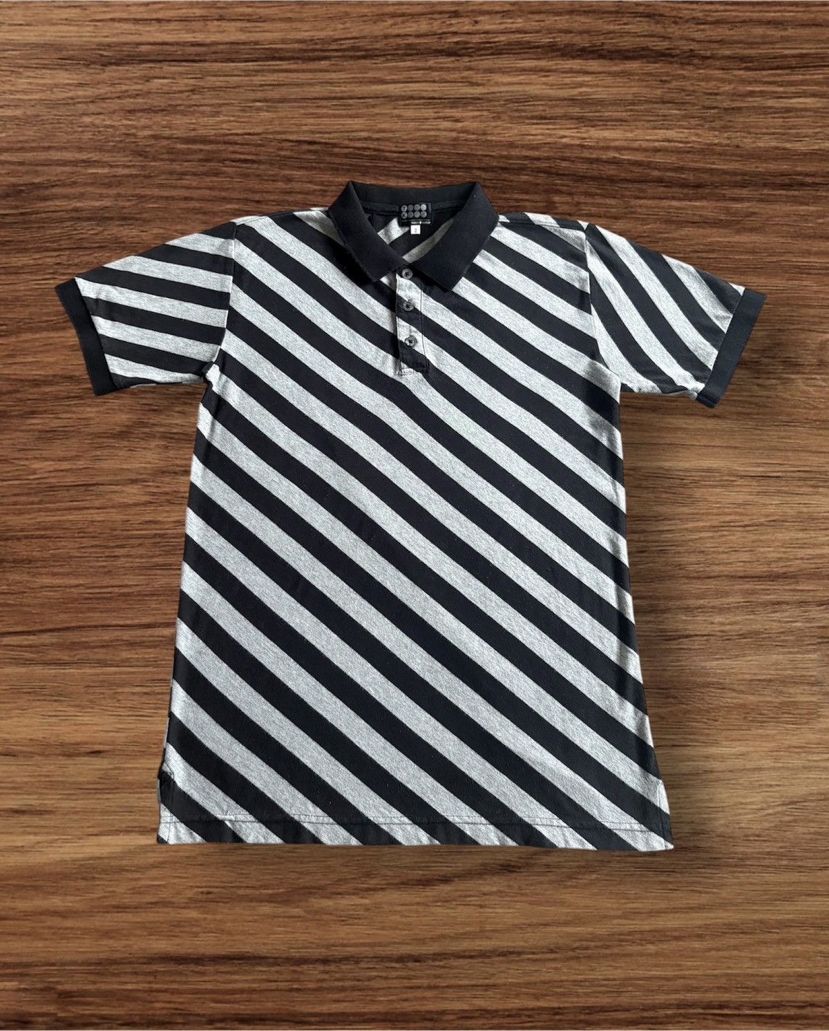 Takeo Kikuchi Japanese Brand TAKEO KIKUCHI Striped Two Tone Color Polos Size US S / EU 44-46 / 1 - 1 Thumbnail