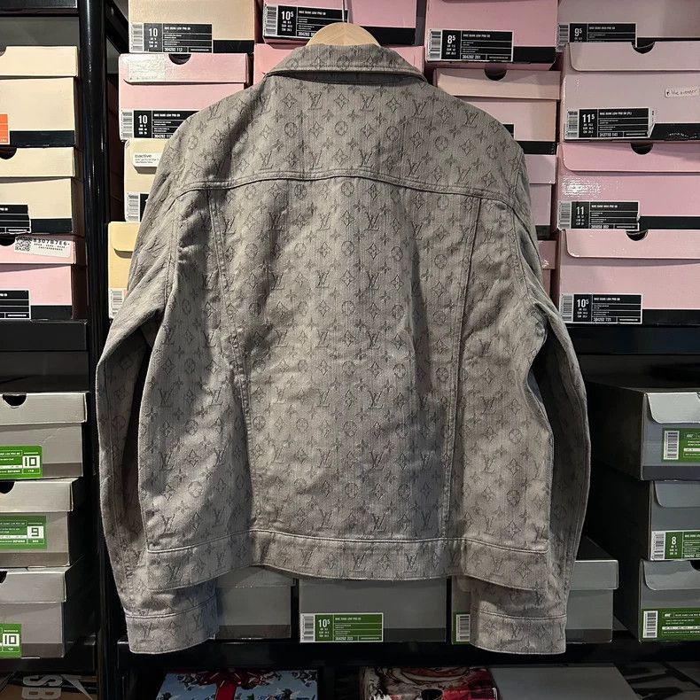 Louis Vuitton Louis Vuitton Grey dark-striped washed denim jacket 2505-Ne Size US L / EU 52-54 / 3 - 2 Thumbnail