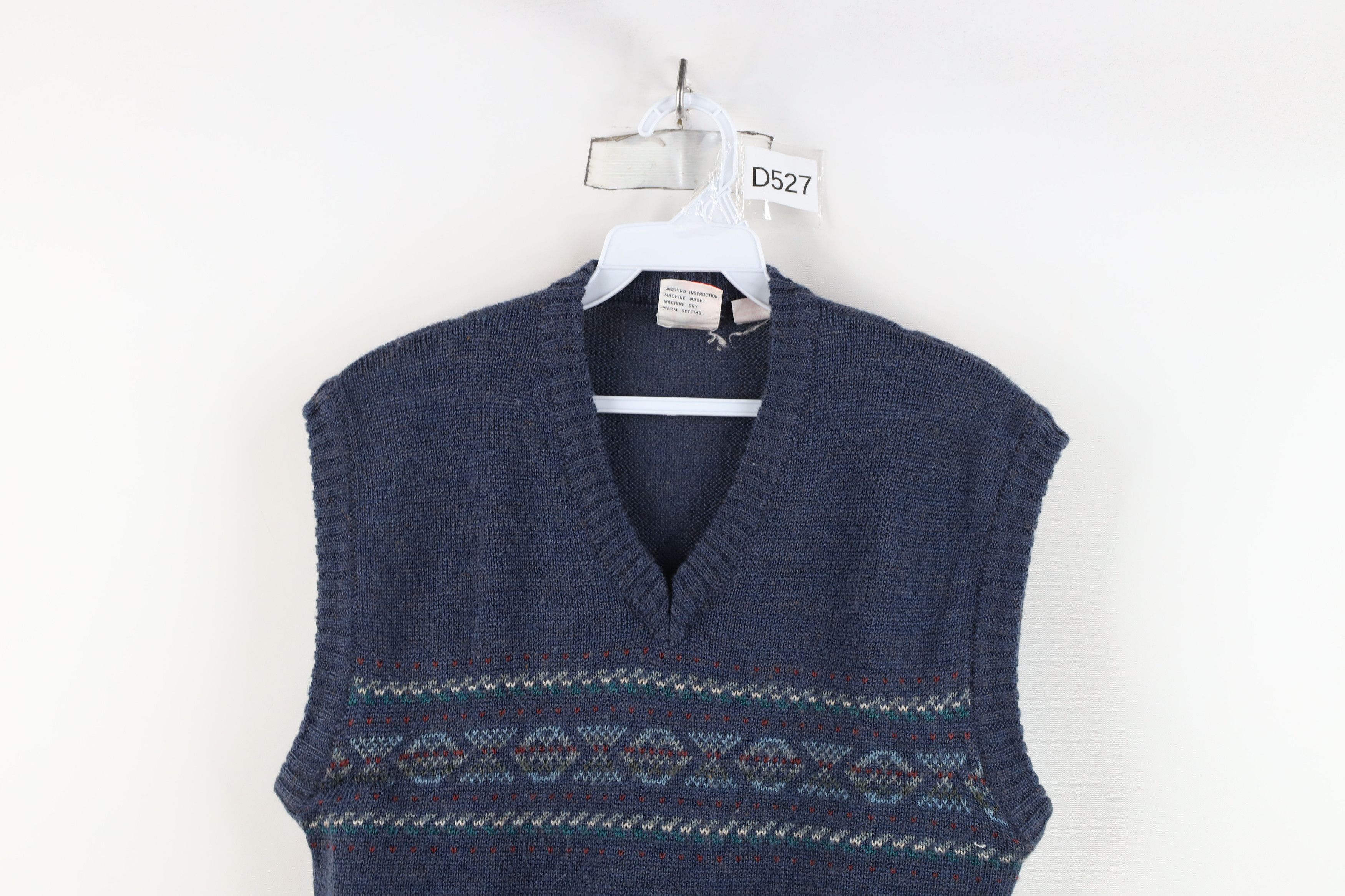 Vintage Vintage 70s Streetwear Fair Isle Knit V-Neck Sweater Vest Size US M / EU 48-50 / 2 - 2 Thumbnail