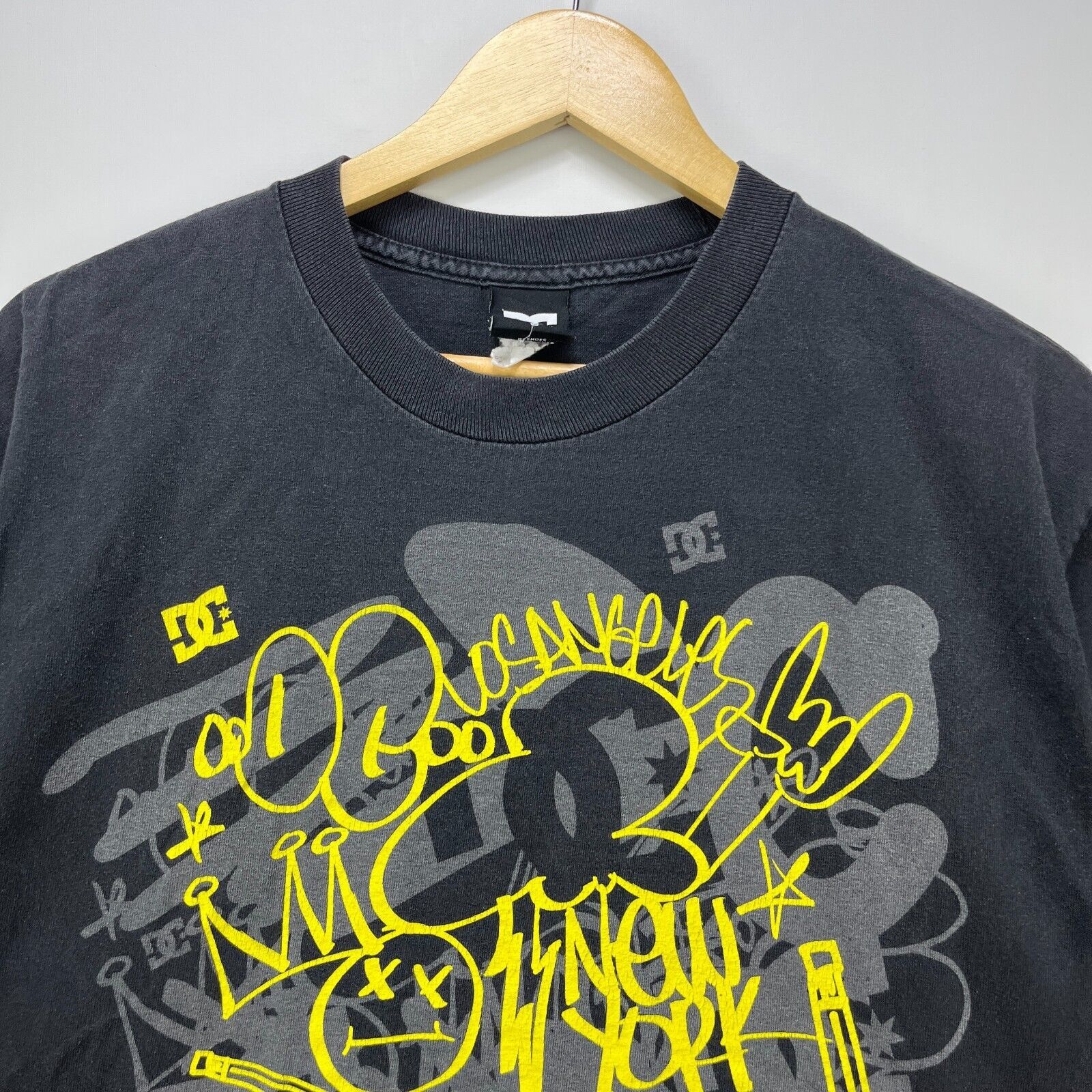 DC × Vintage Vintage Y2K DC Skateboards Graffiti Baggy T-Shirt Large Size US L / EU 52-54 / 3 - 3 Thumbnail