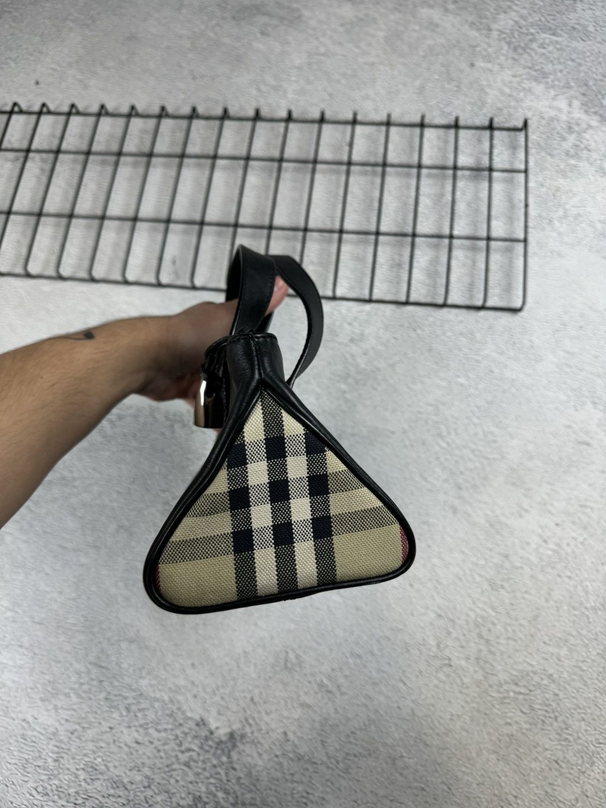 Burberry × Vintage Rare Burberry Leather vintage horn toggle small bag Size ONE SIZE - 2 Thumbnail