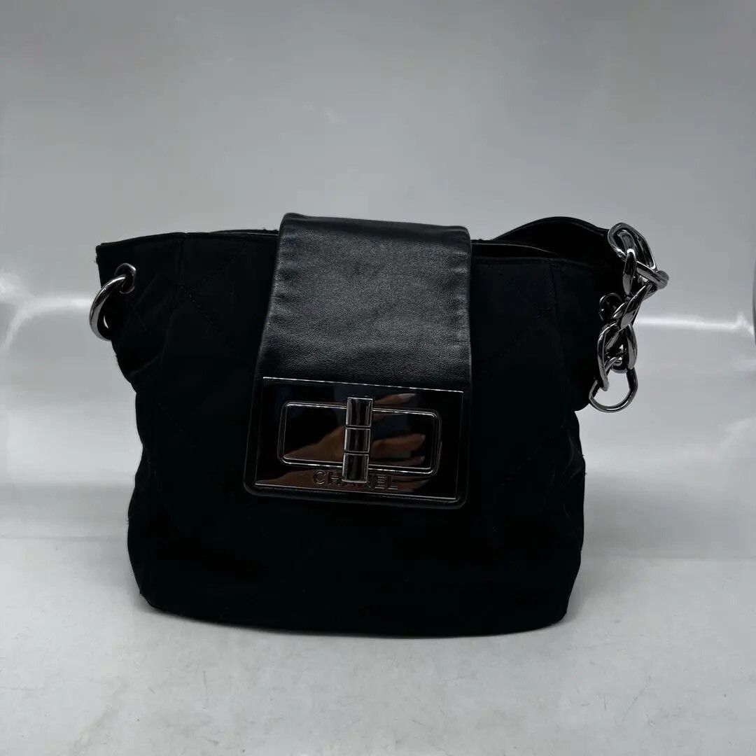 Chanel Pre-loved Bag Very good condition Size ONE SIZE - 1 Thumbnail