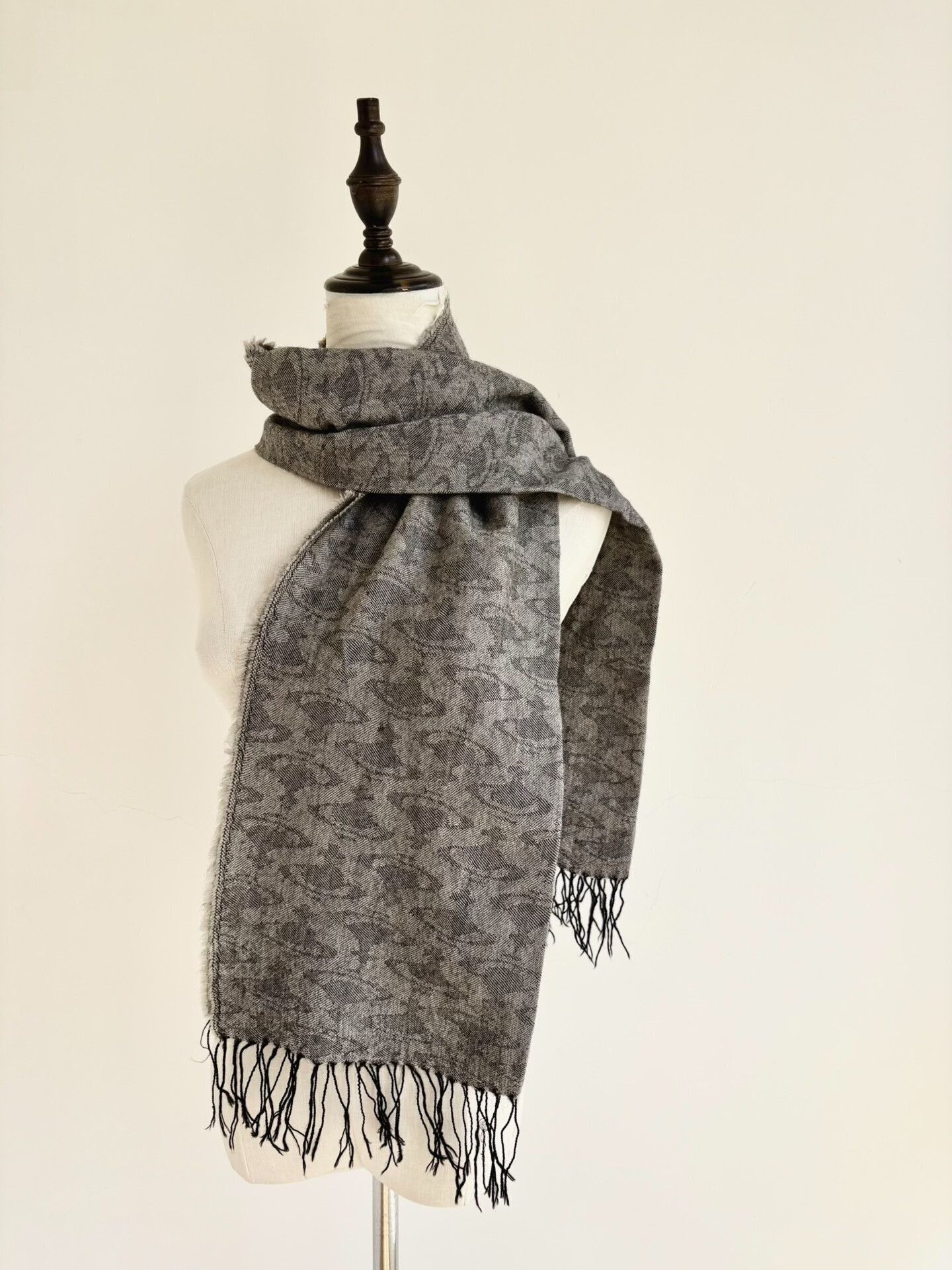 Vivienne Westwood Vivienne Westwood Vintage Gray Saturn Scarf Size ONE SIZE - 1 Thumbnail