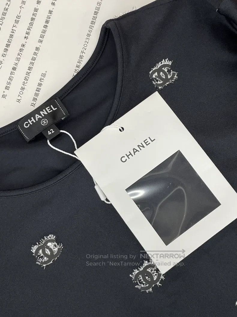 Chanel Chanel Black full logo full double C bottom long sleeves Size M / US 6-8 / IT 42-44 - 2 Thumbnail