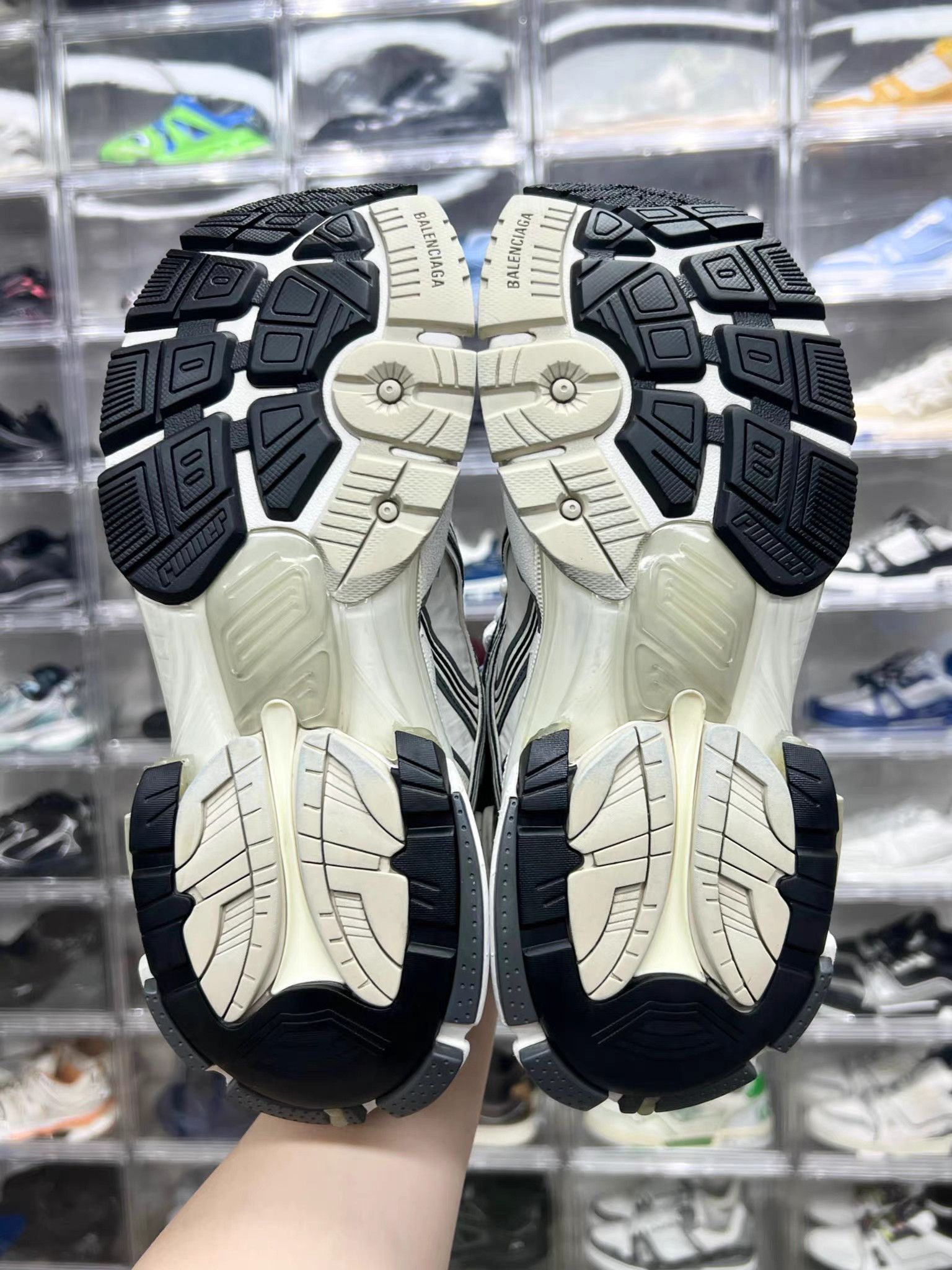 Balenciaga Balenciaga Runner Sneakers K15 Size US 8 / EU 41 - 8 Thumbnail
