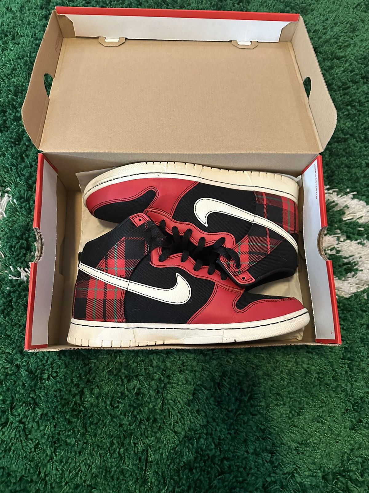 Nike Dunk Hi SE Plaid Red Sneakers 11 Size US 11 / EU 44 - 1 Thumbnail
