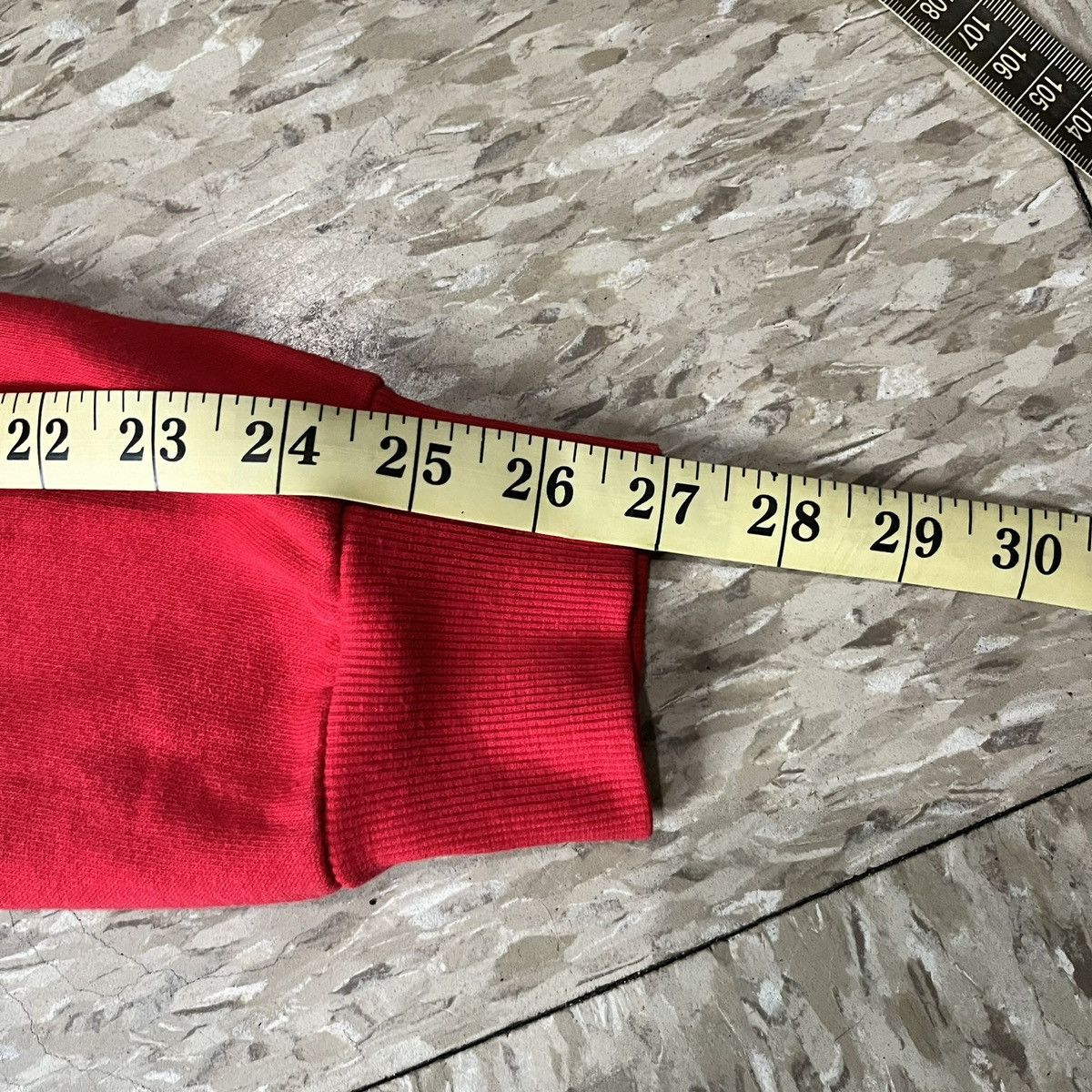 Other Vintage Red Looney Tunes Marvin The Martian Crewneck Size US S / EU 44-46 / 1 - 7 Thumbnail