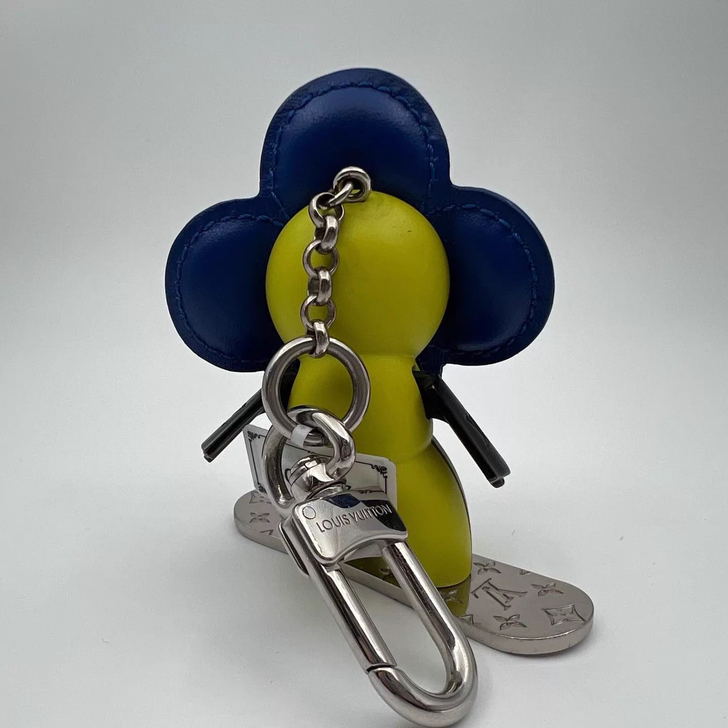 Louis Vuitton LOUIS VUITTON Sunflower Ski Keychain Size ONE SIZE - 2 Thumbnail