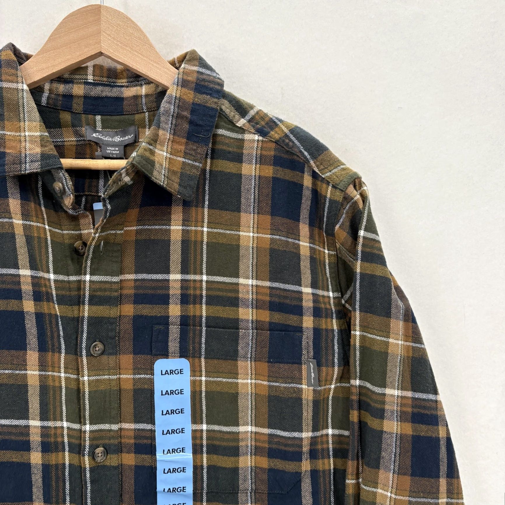 Eddie Bauer Eddie Bauer Shirt Mens Large Green Plaid Flannel Long Sleeve Button Up Hiking Size US L / EU 52-54 / 3 - 2 Thumbnail
