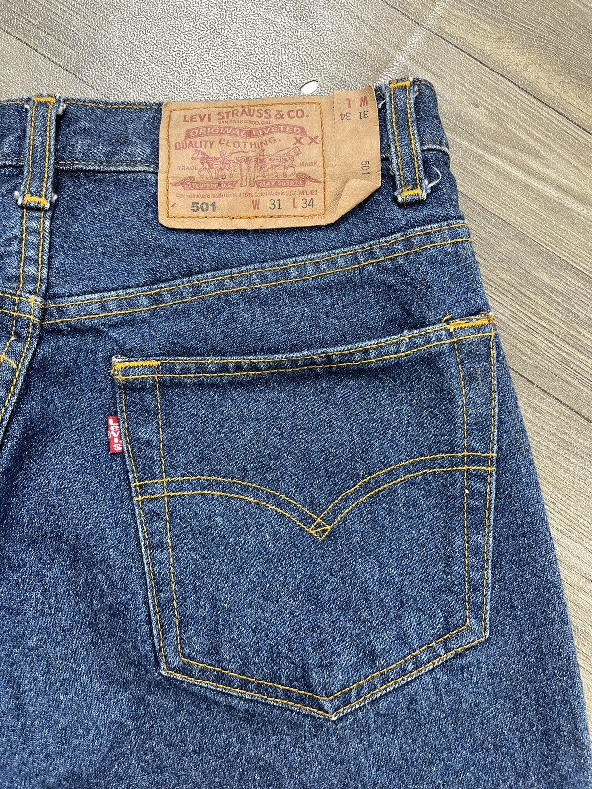 Levi's Vintage Clothing 🇺🇸1990s Vintage Levis 501 USA 31x34 Indigo Blue Jeans Size US 31 - 15 Thumbnail