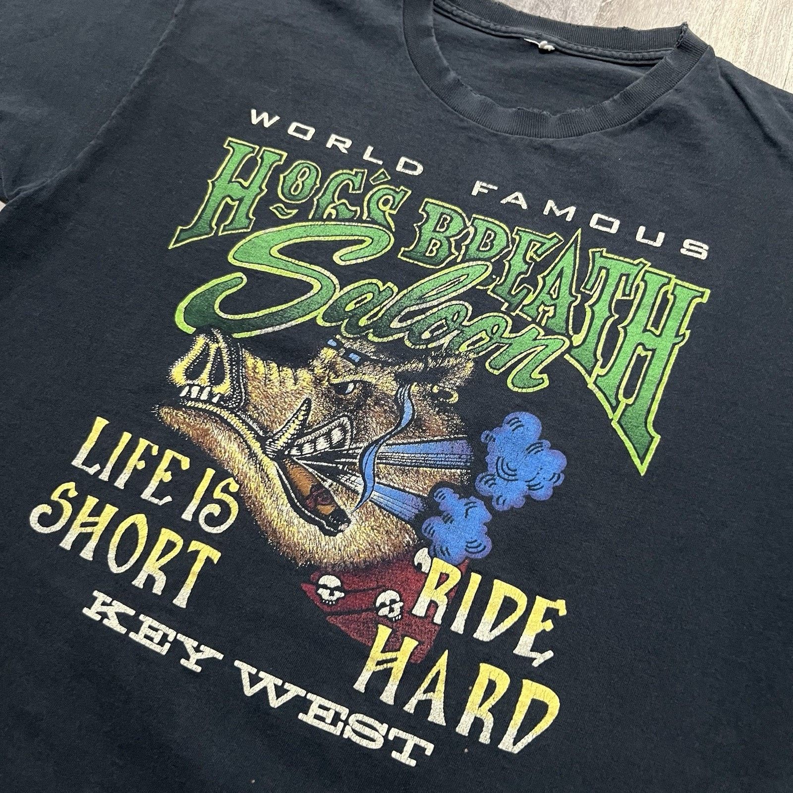 Comfort Colors VTG Hogs Breath Saloon Biker Bar Motorcycle T Shirt 90s Y2K Size US L / EU 52-54 / 3 - 3 Thumbnail