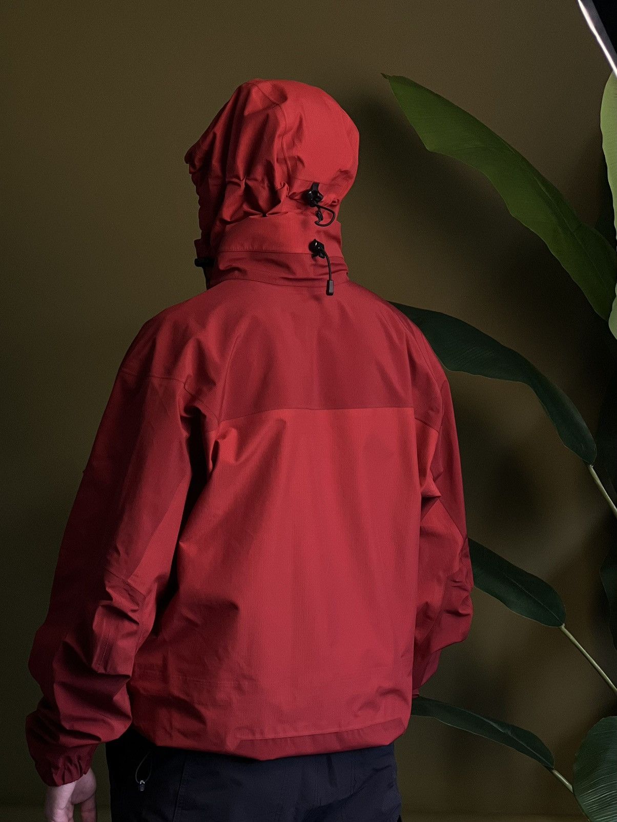 Arc'teryx × Vintage Arc’teryx Alpha SV Gore-Tex XCR Jacket Red Size L Canada Size US L / EU 52-54 / 3 - 8 Thumbnail