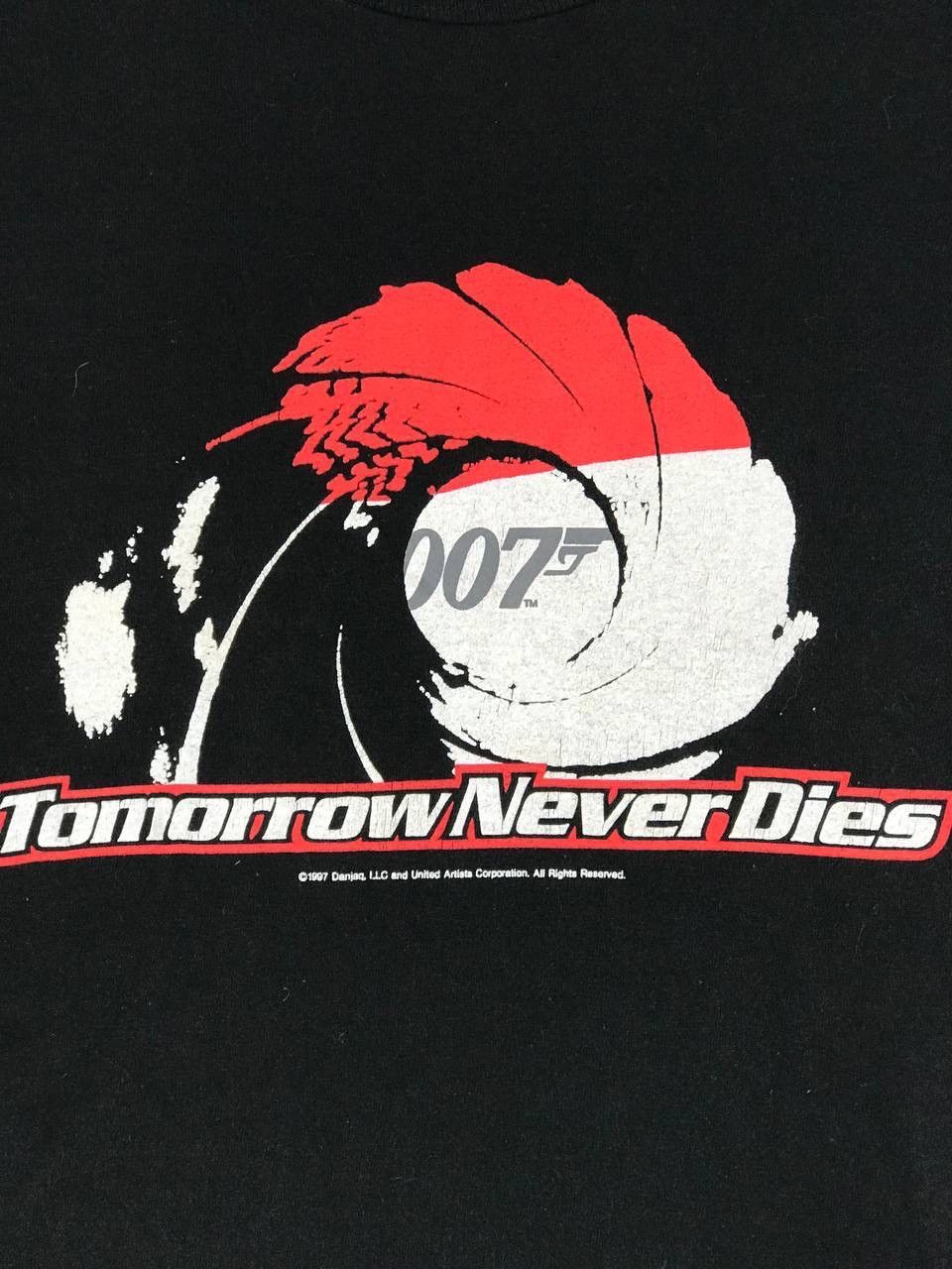 Band Tees vintage 1997 james bond 007 tomorrow never die Size US M / EU 48-50 / 2 - 3 Thumbnail
