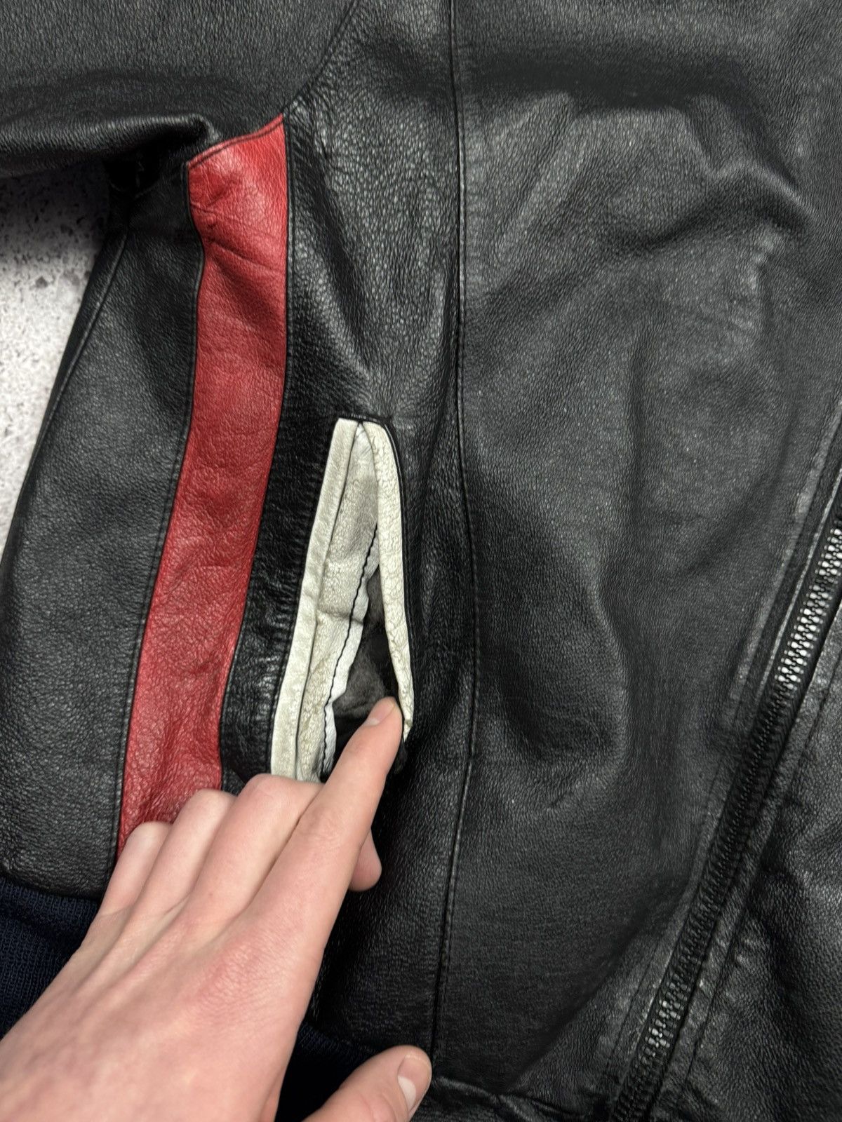Japanese Brand VINTAGE USA BIG FLAG TRASHED LEATHER BIKER DISTRESSED JACKET Size US M / EU 48-50 / 2 - 10 Thumbnail