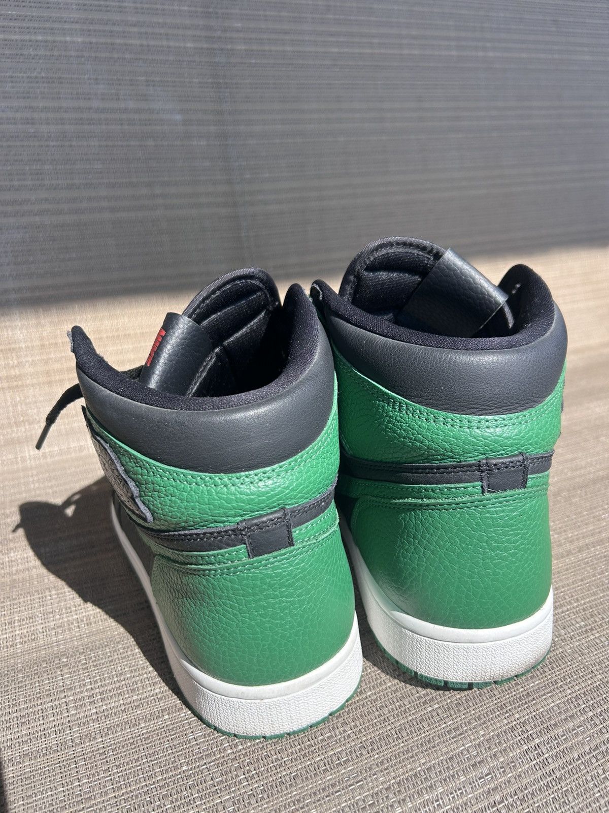 Jordan Brand Jordan 1 Retro High Pine Green Black Size US 11 / EU 44 - 4 Thumbnail