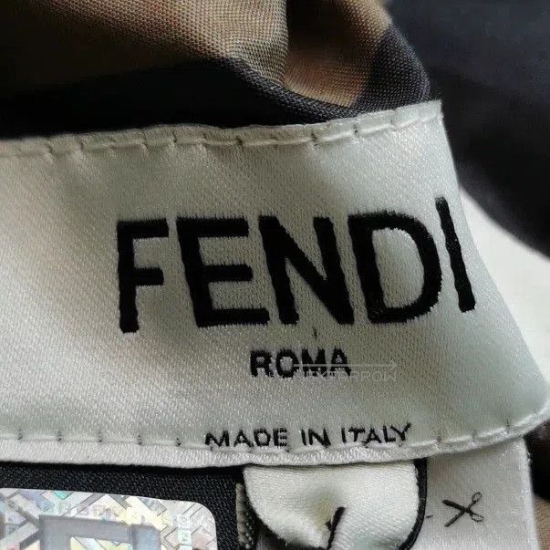 Fendi fendi reversible down jacket with logo pattern. Size US S / EU 44-46 / 1 - 6 Thumbnail