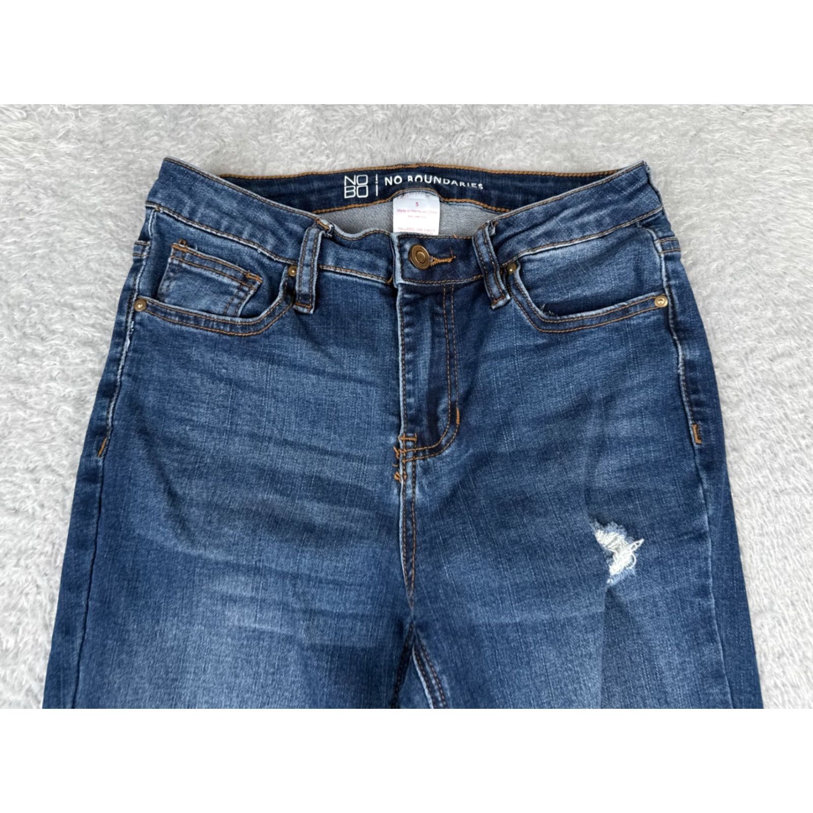 Vintage No Boundaries Jeans Women 5 Blue Denim Distressed Flared Mid Rise 24x30 Jeans Women 5 Blue Denim Distressed Flared Mid Rise 30x24 Size 27" / US 4 / IT 40 - 4 Thumbnail