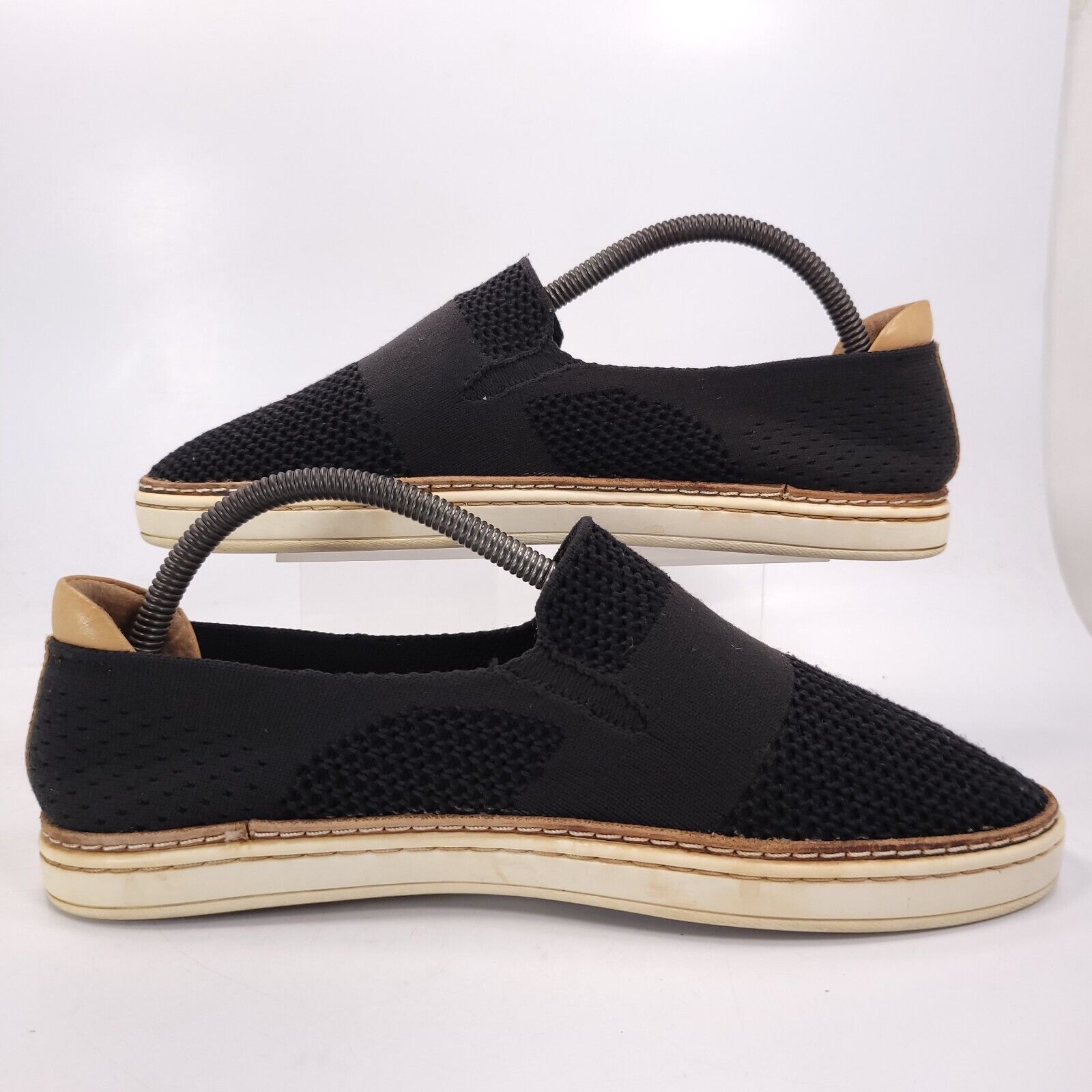 Ugg UGG Sammy Sneaker Shoe Womens Size 9 1016756 Black White Size US 9 / IT 39 - 6 Thumbnail