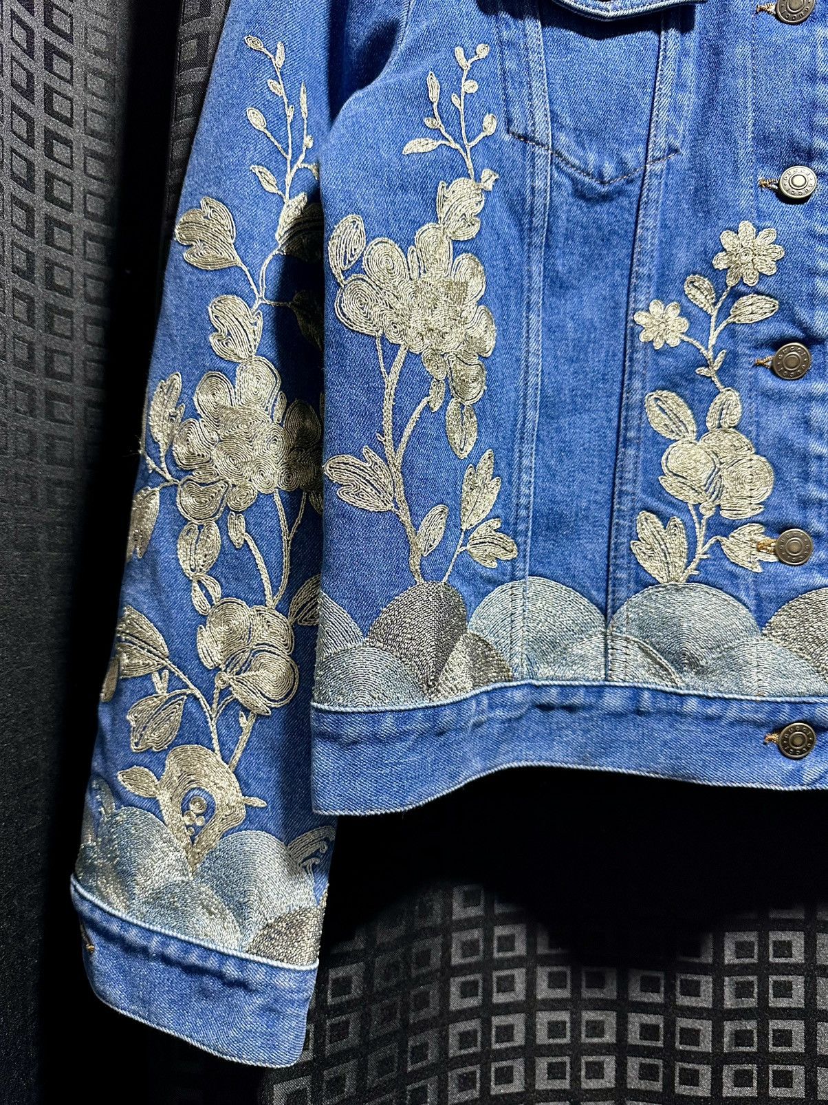 Gucci Gucci embroidered denim jacket Size S / US 4 / IT 40 - 4 Thumbnail