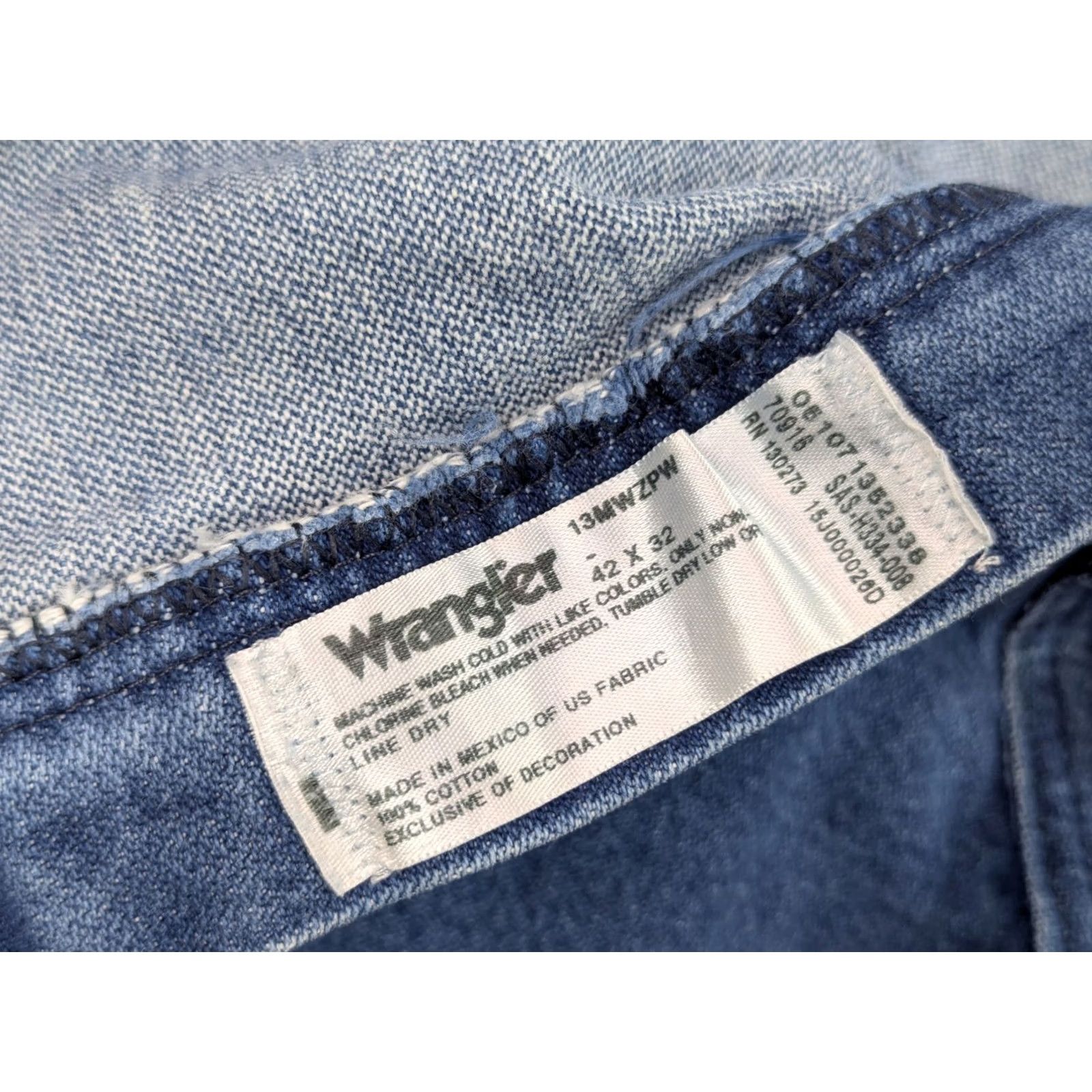 Wrangler Wrangler 13MWZ Cowboy Cut Original Fit Jeans Men 42x32 Blue Denim Regular 5-Pocket Wrangler Cowboy Cut Men Jeans 42 Extended Listing Size US 42 / EU 58 - 7 Thumbnail