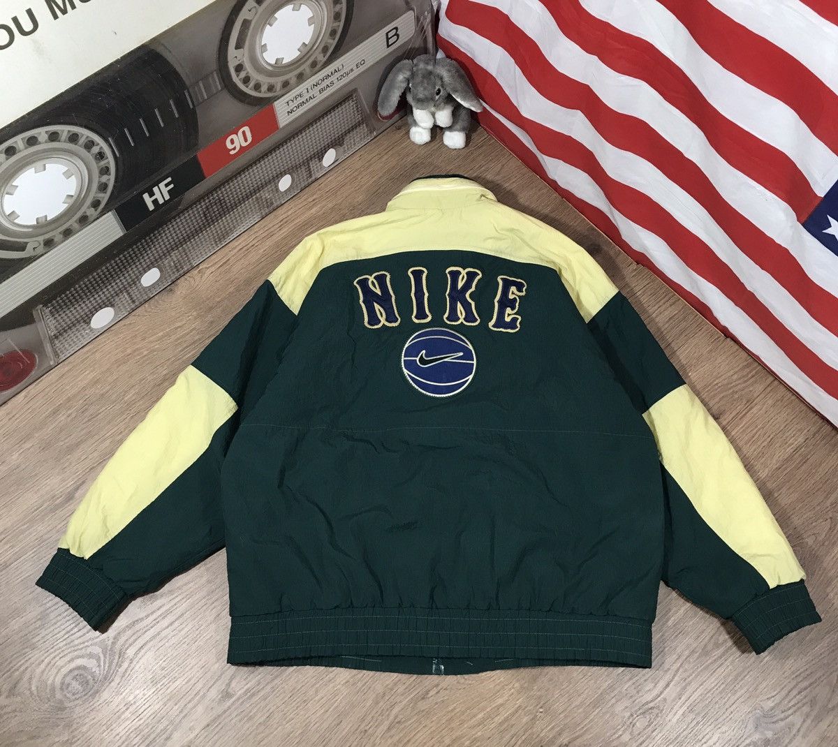 Nike Vintage 90s Nike Big Logo Swoosh Basketball Rare Size US L / EU 52-54 / 3 - 1 Thumbnail