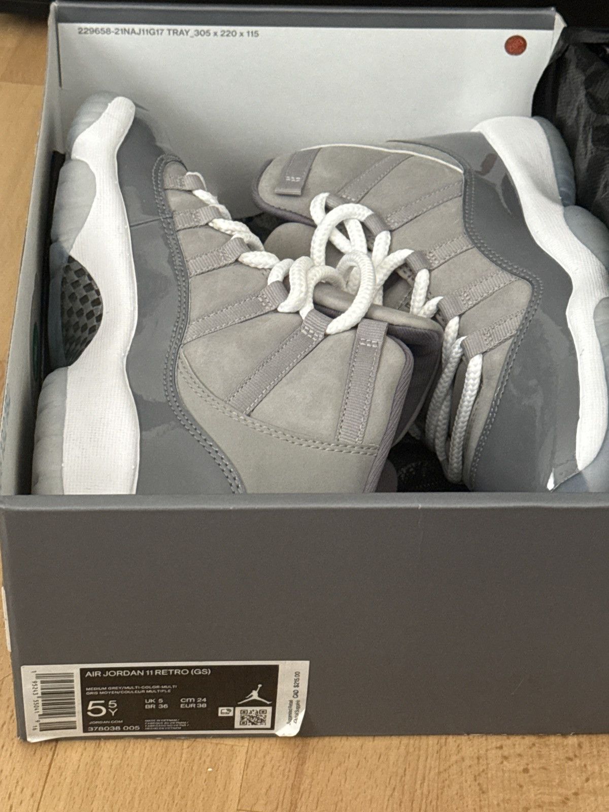 Jordan Brand Air Jordan 11 Retro 'Cool Grey' 2021 sz 5.5y Size US 5.5 / IT 35.5 - 2 Thumbnail