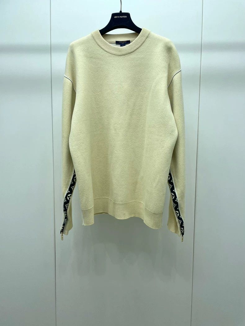 Louis Vuitton Louis Vuitton Chicken Yellow Knitted Sweater Size M / US 6-8 / IT 42-44 - 1 Thumbnail