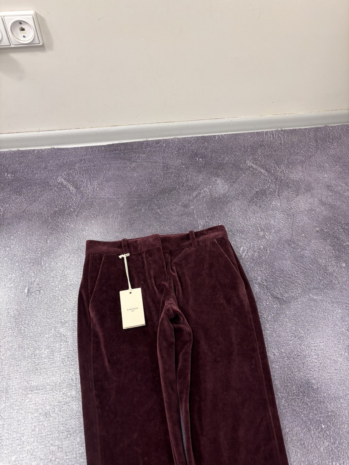 Circolo 1901 Circolo 1901 Women’s NWT Burgundy Velour Velvet Chino Pants Size 26" / US 2 / IT 38 - 4 Thumbnail