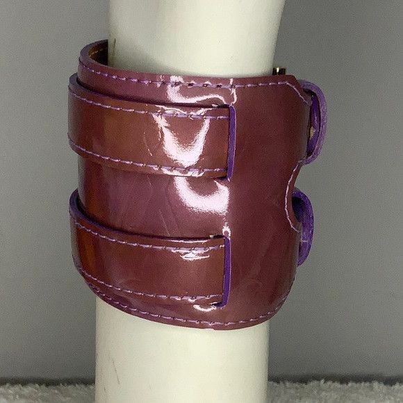 Louis Vuitton Louis Vuitton Wrap Bracelet in Purple Monogram Leather Size ONE SIZE - 2 Thumbnail