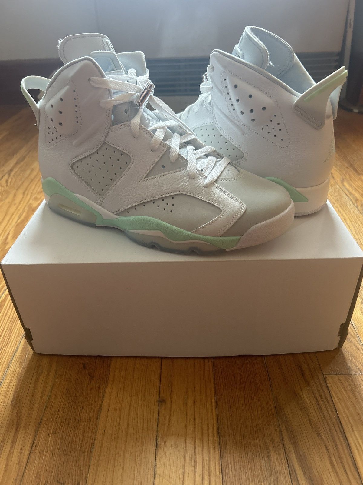 Jordan Brand × Nike Mint foam Jordan 6 Size US 10.5 / EU 43-44 - 1 Thumbnail