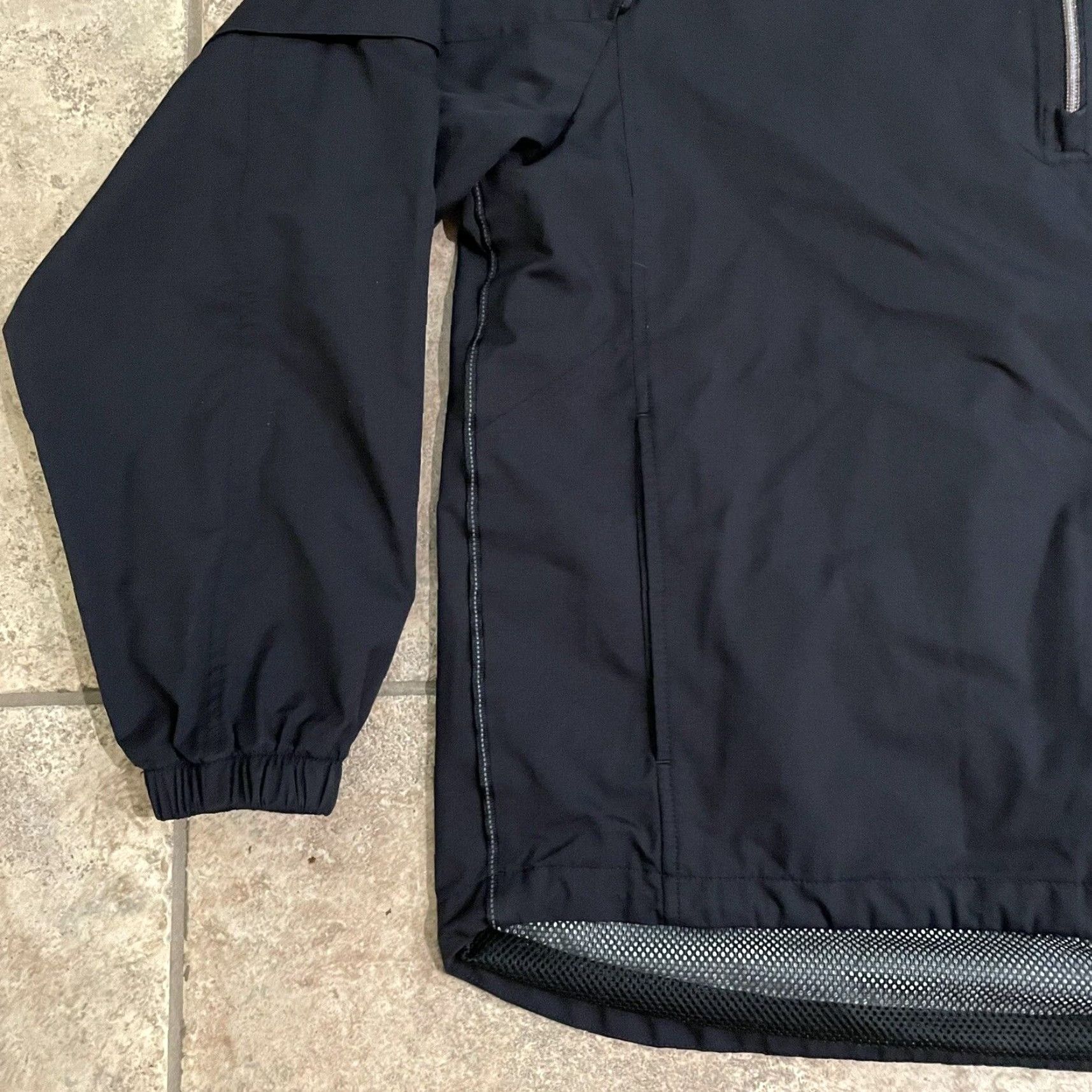 Tommy Bahama Tommy Bahama Half-Zip Pullover Windbreaker Removable Arms Mens M Black Jacket Zip Style Windbreaker Polyester Outer Shell Size US M / EU 48-50 / 2 - 3 Thumbnail