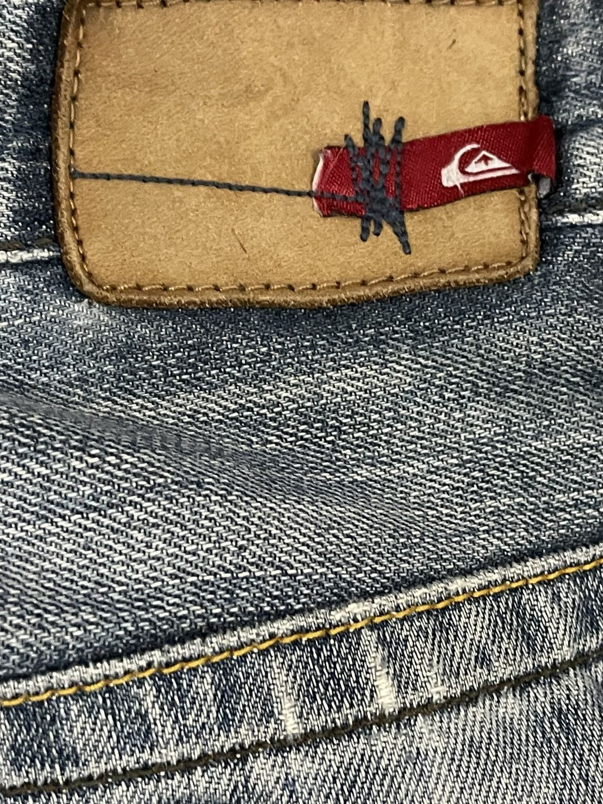 Quiksilver Vintage Quiksilver Blue Wash Distress Style Baggy Jeans Size US 31 - 7 Thumbnail