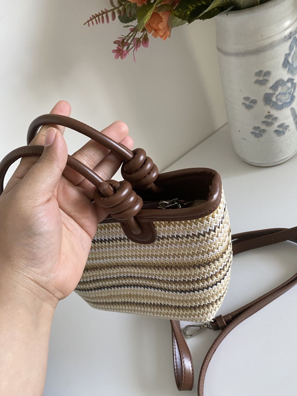 Other Women’s stylish beige handwoven Tote crossbody shoulder Bag Size ONE SIZE - 5 Thumbnail
