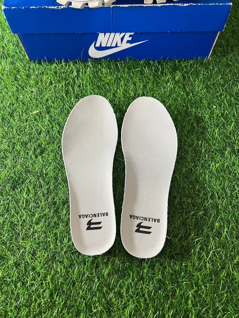 Balenciaga Balenciaga Defender Tire Sneakers in White-2505 Size US 7.5 / IT 37.5 - 7 Thumbnail