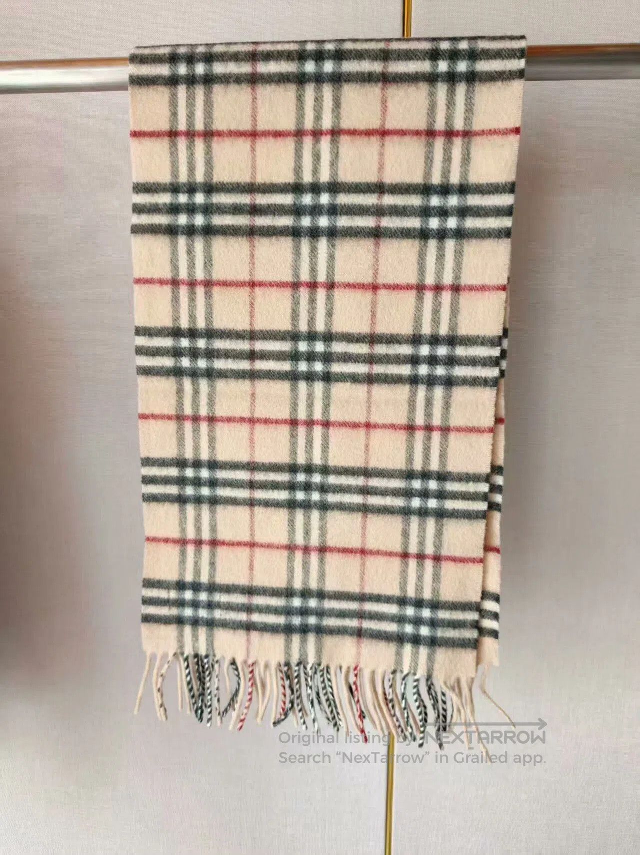 Burberry Burberry Classic Plaid Scarf. Size ONE SIZE - 1 Thumbnail