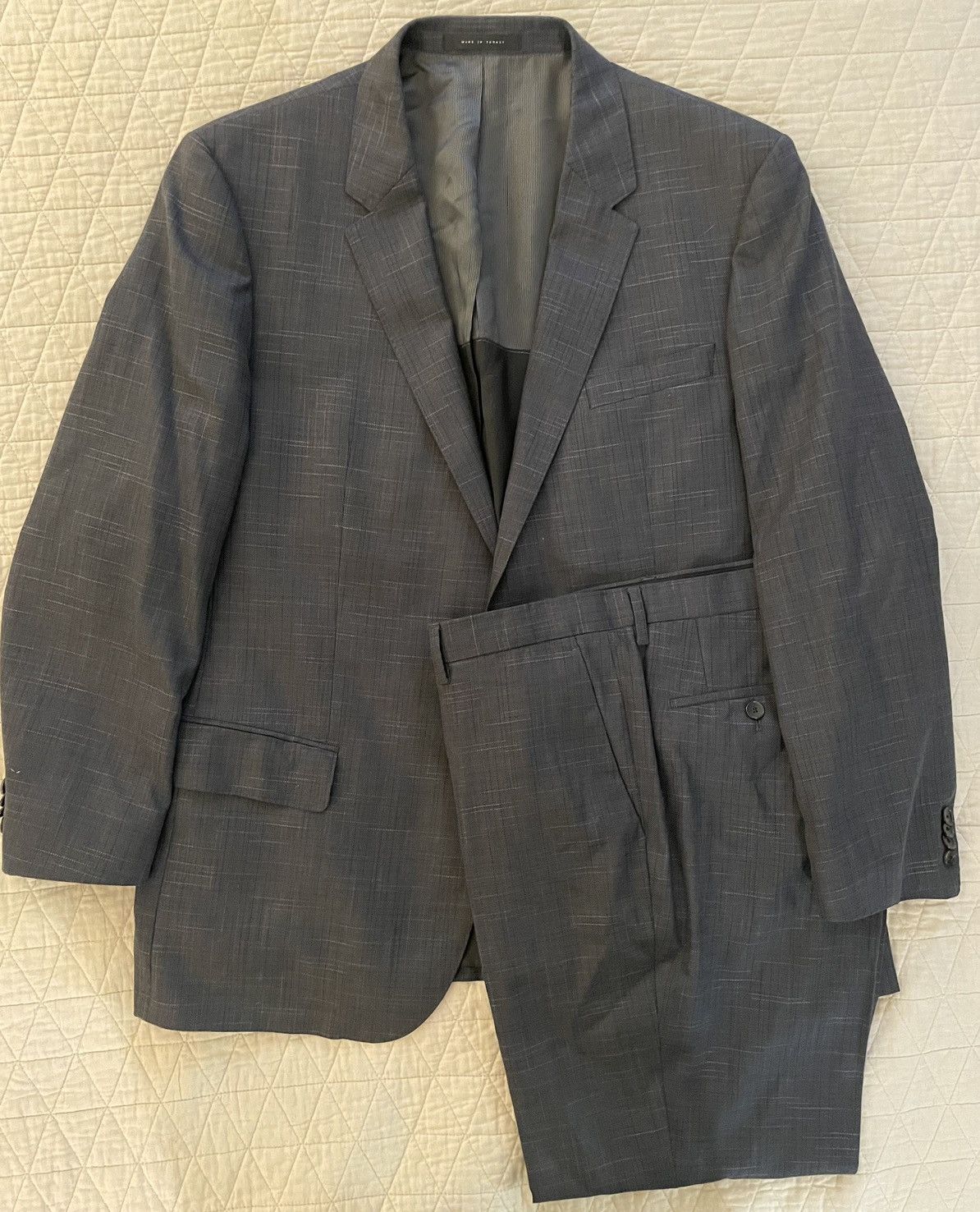 Hugo Boss Huge3/Genius2 Wool and Silk Finely Textured Fleck Suit Size 46R - 1 Thumbnail