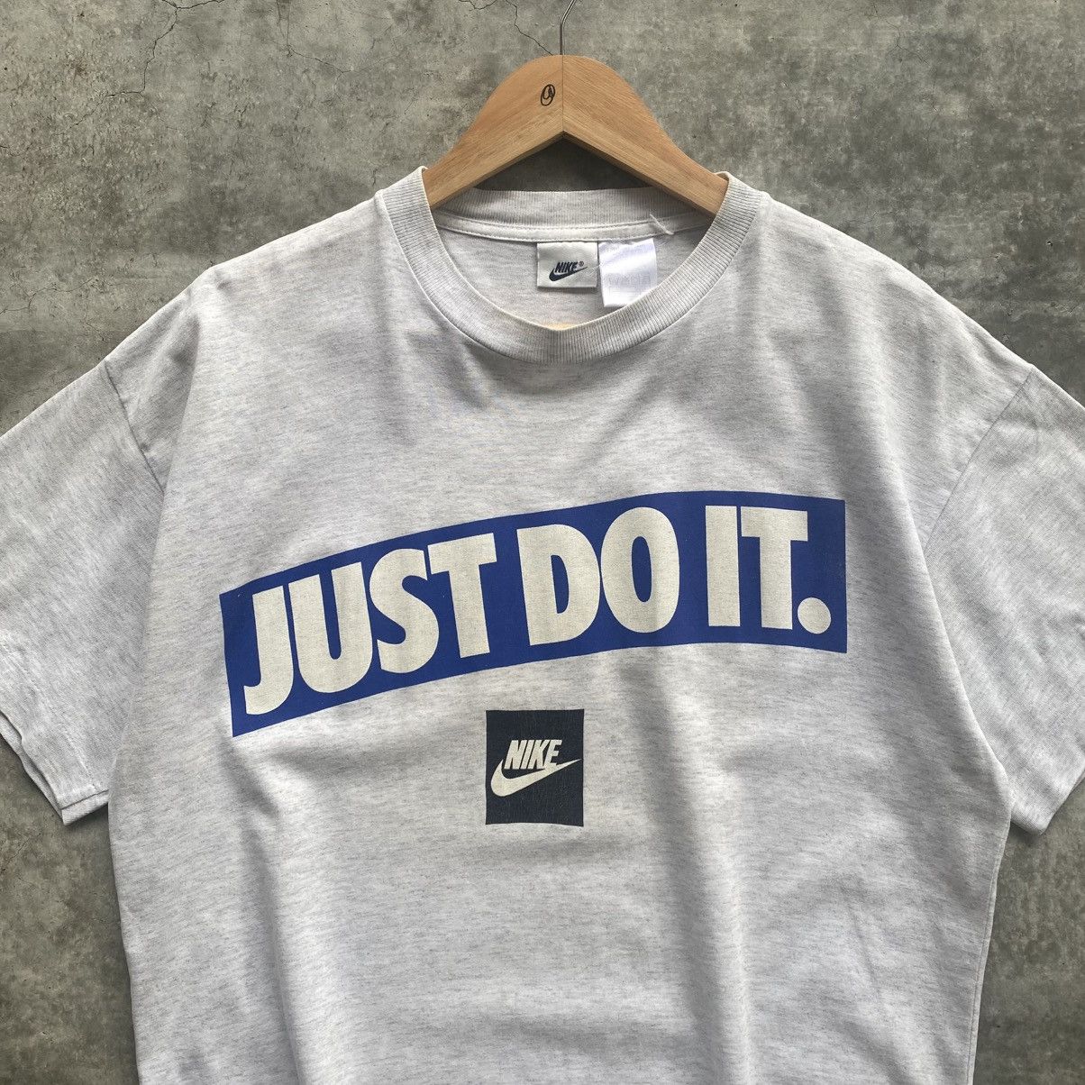 Nike × Vintage Vintage Nike Swoosh Tshirt (M) Size US M / EU 48-50 / 2 - 2 Thumbnail