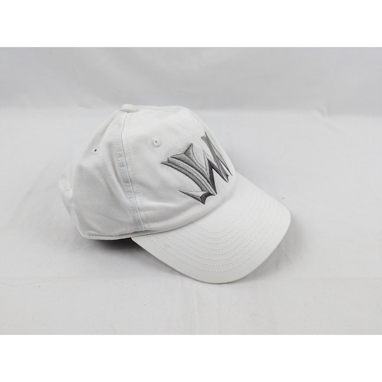 JW Anderson o1rshd1 Size: OS Baseball Cap in White Size ONE SIZE - 10 Thumbnail