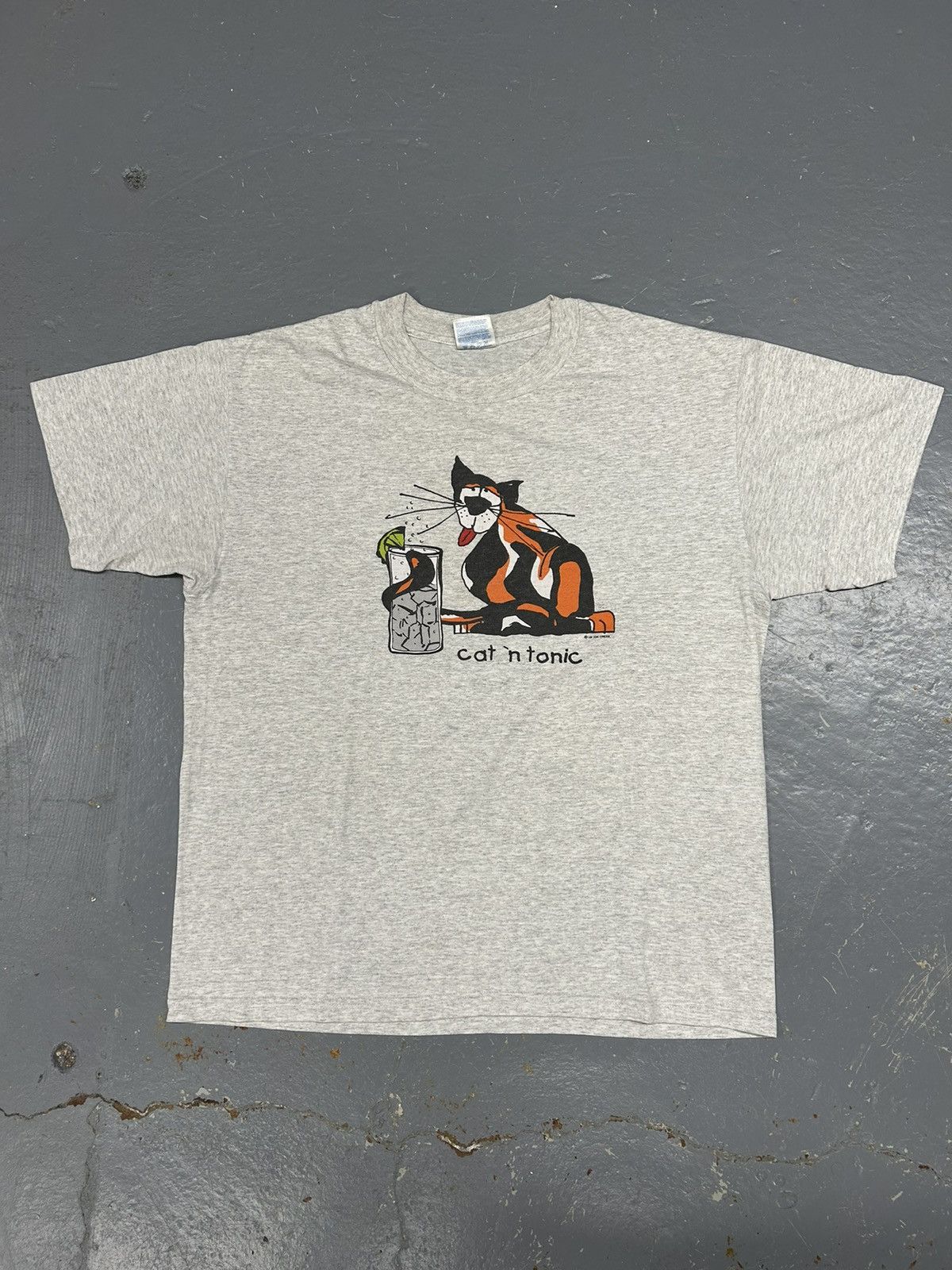 Vintage Crazy Vintage Y2K Essential Cat ’n Tonic Humor Grey T-Shirt Size US XL / EU 56 / 4 - 1 Thumbnail