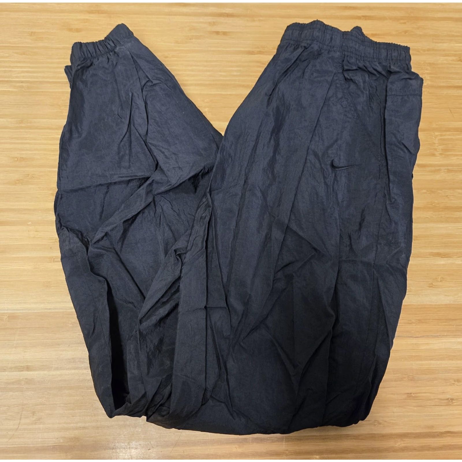 Nike VINTAGE Nike Pants Mens XL Black Nylon Track Windbreaker Warm Up Swoosh 90s Size US 36 / EU 52 - 2 Thumbnail