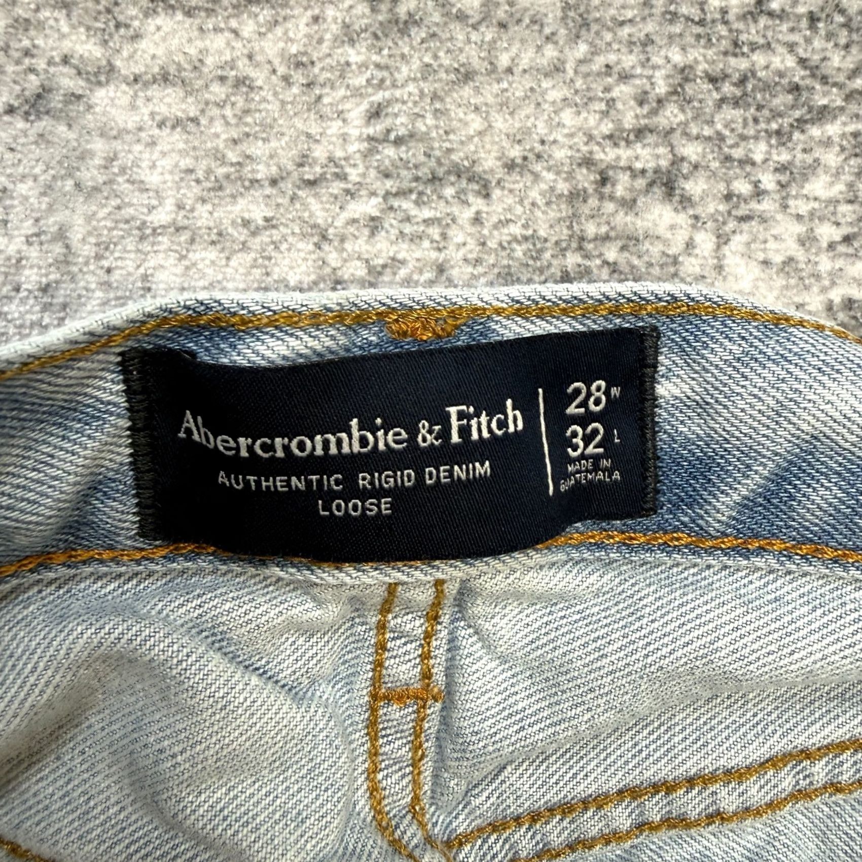Abercrombie & Fitch Abercrombie & Fitch Jeans Mens 28x32 Blue Light Wash Loose Straight Rigid Denim Size US 28 / EU 44 - 6 Thumbnail