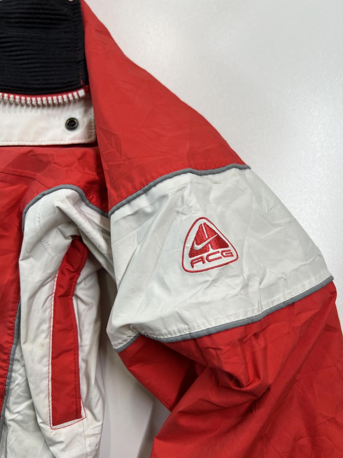 Nike ACG Vintage Nike ACG Red and White Outdoor Jacket Size US M / EU 48-50 / 2 - 5 Thumbnail