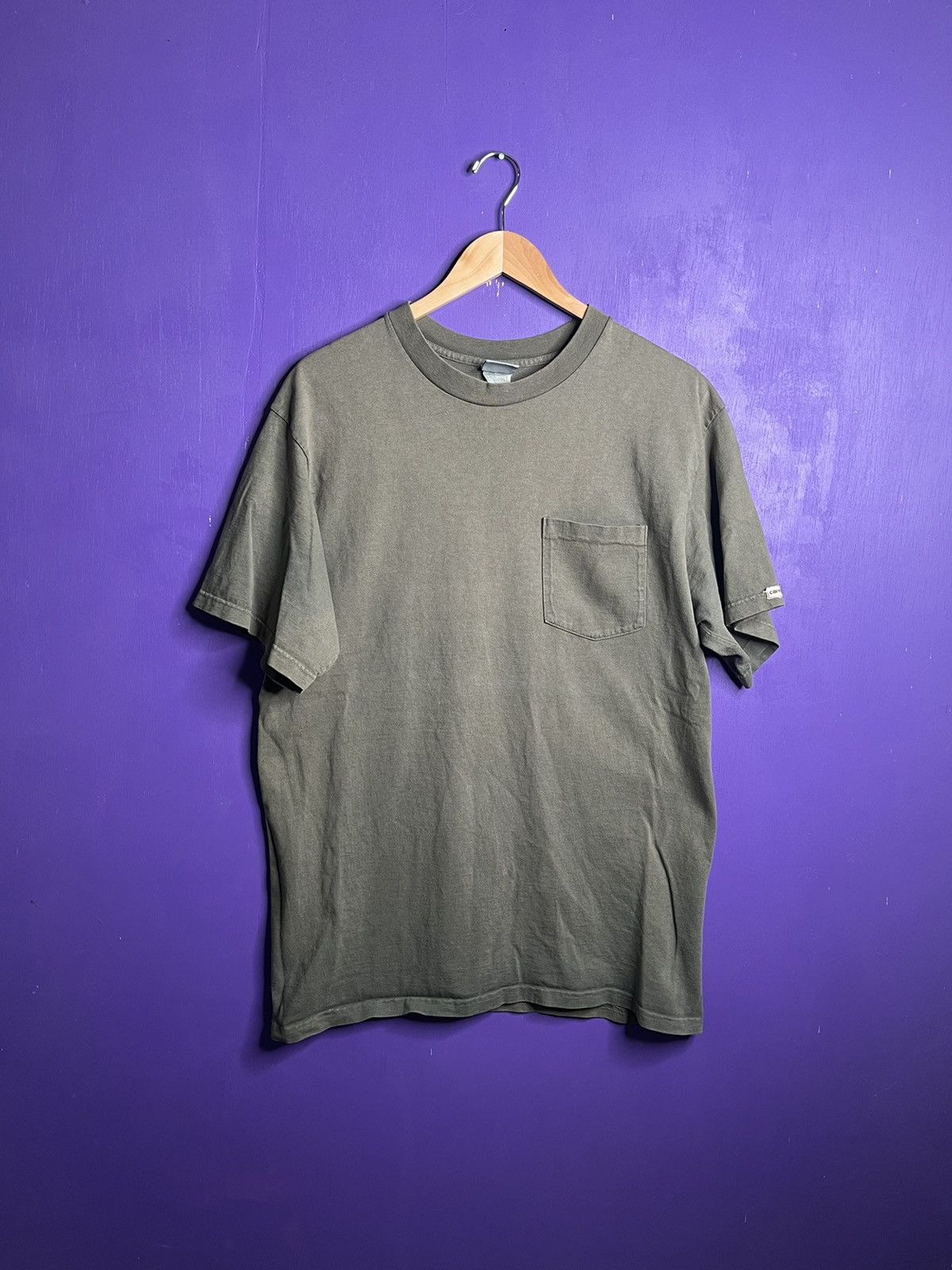Carhartt × Vintage Vintage 90s Carhartt essential sleeve logo pocket tee Size US L / EU 52-54 / 3 - 1 Thumbnail