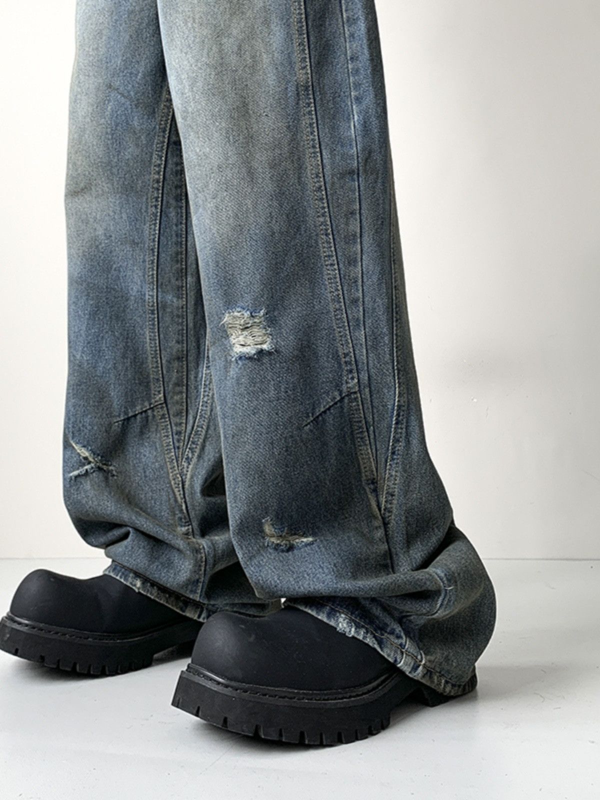 Japanese Brand Men's loose-fitting wide-leg distressed washed jeans Size US 32 / EU 48 - 3 Thumbnail